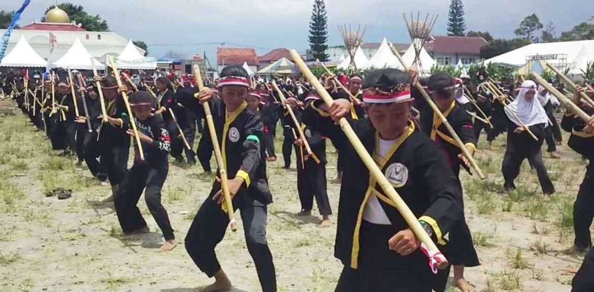 Silat Bambu Runcing Dari Selaawi Catat Rekor Dunia