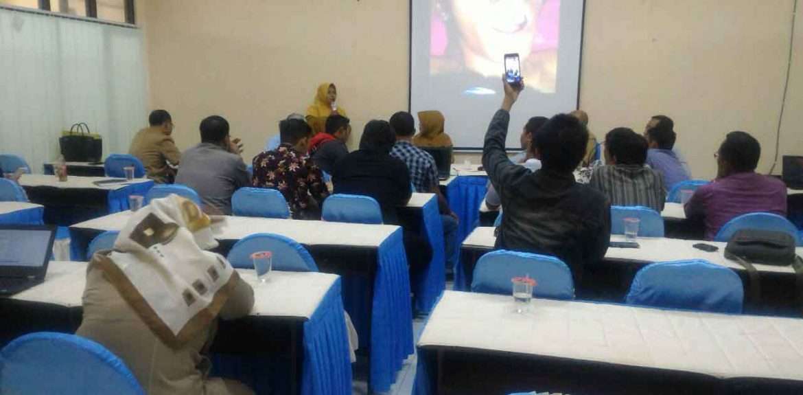 di Vaksin Defteri Ratusan Santri  Tumbang, Forum LSM Ontrog Dinkes Pamekasan