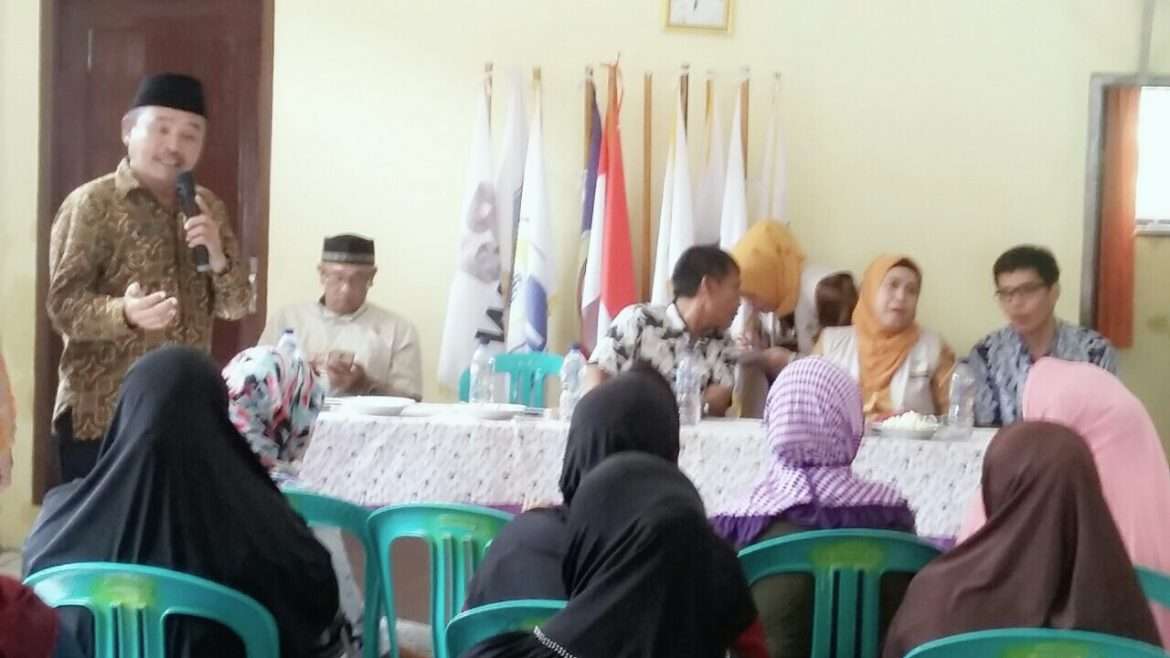 Selain Lakukan Penyuluhan Sosial, Kementerian Sosial RI Berikan Bantuan Makanan Sehat di Desa Cibuah