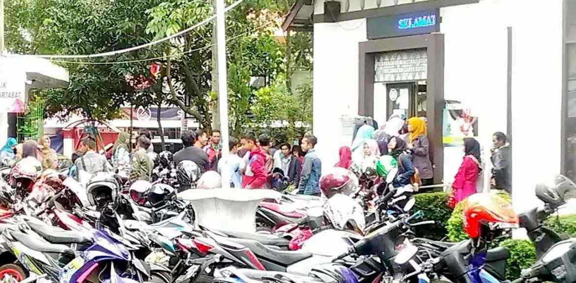 Masyarakat Keluhkan Sulitnya Pembuatan e-KTP