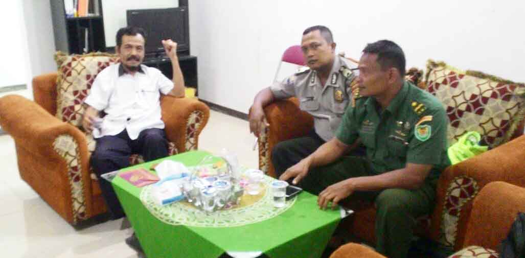 Pemdes Pasir Jambu Evaluasi Keamanan Lingkungan Bersama Babinsa dan Babinmas