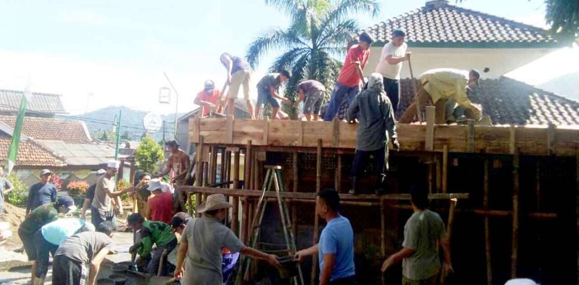 Warga Balekambang dan Legok Huni Gotong Royong Bangun Masjid
