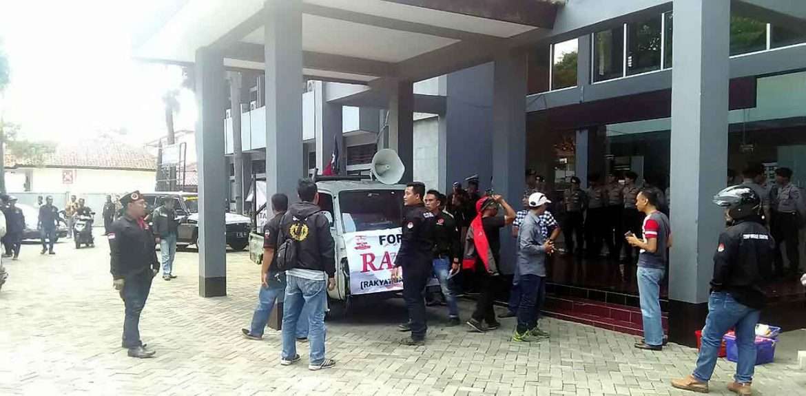 Adanya Penahan Unit Kendaraan, LSM Ragaji Datangi Gedung DPRD