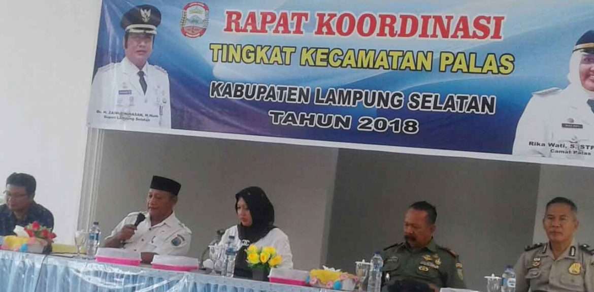 Camat Palas Himbau Kades untuk tidak Pungut Biaya e-KTP dan KK