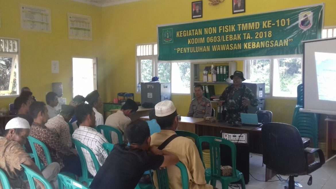 Warga Desa Cimanyangrai Ikuti Sosialisasai Wawasan Kebangsaan dan Penyuluhan Hukum