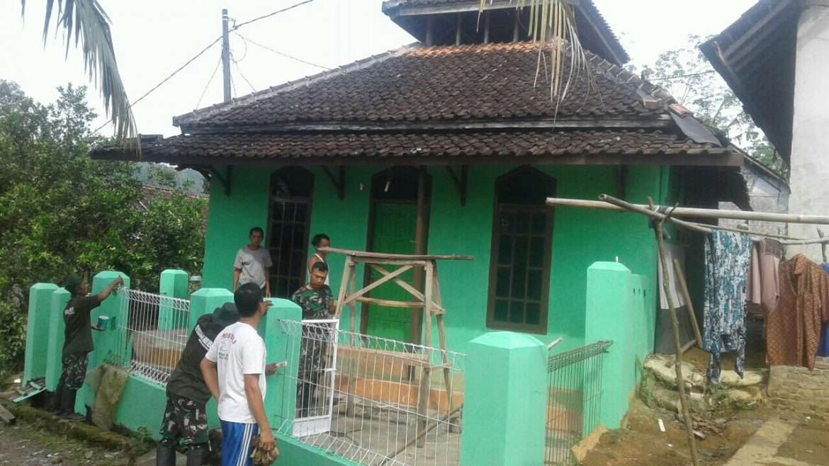 TMMD di Hari Kesebelas, Rampungkan Pengerjaan Mushola dan Pos Kamling