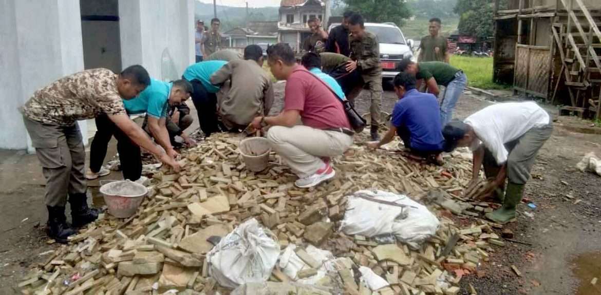 Masyarakat Sukamakamur Gelar Jumsih di Masjid Besar AL- Ansori