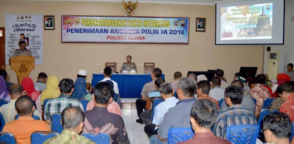 Ratusan Peserta Pendaftaran Polri Tingkat Polres Blora Ikuti Seleksi Administrasi Awal