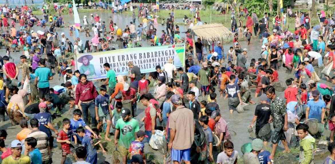 Desa Karangpapak Lestarikan Budaya Pesta Rakyat Ngubek Lauk