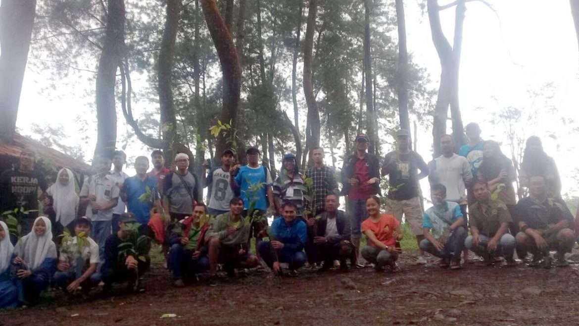 Jaga Kelestarian Alam, SOS Children’s Villages Bersama Sejumlah Pelajar Lakukan Penanaman Pohon