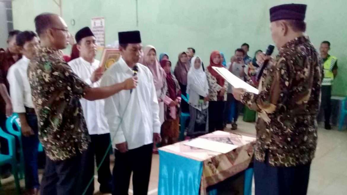 Kades Ciherang Lantik Kadus Sukamaju