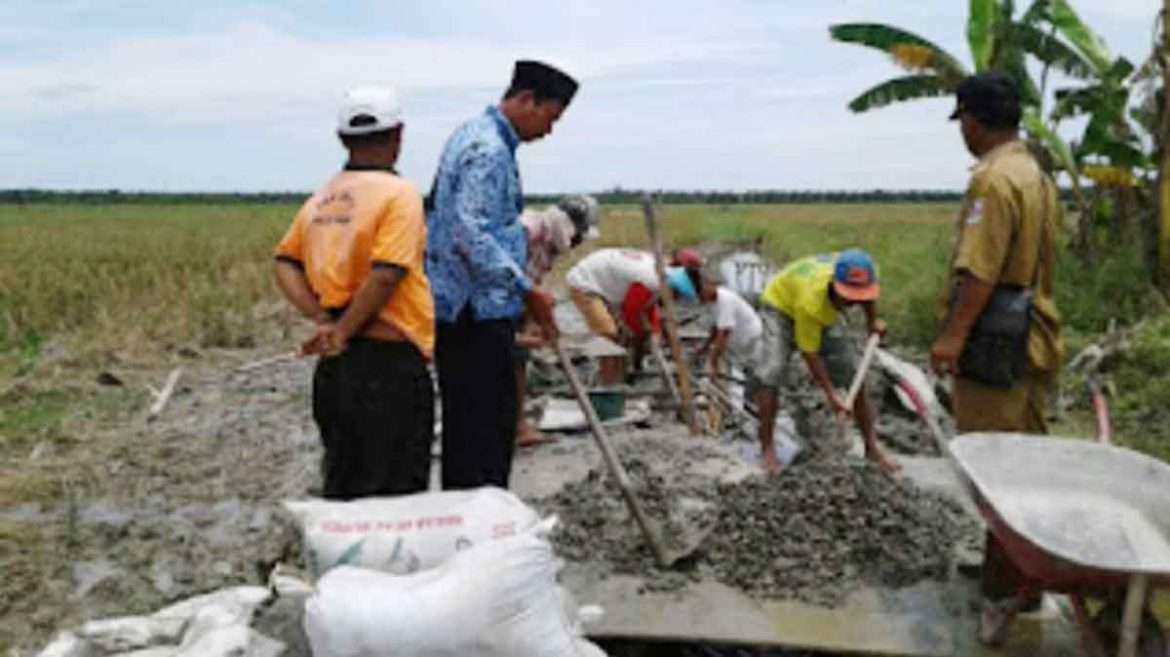Bangun Irigasi Kades Pematang Fokus Sejahterakan Petani