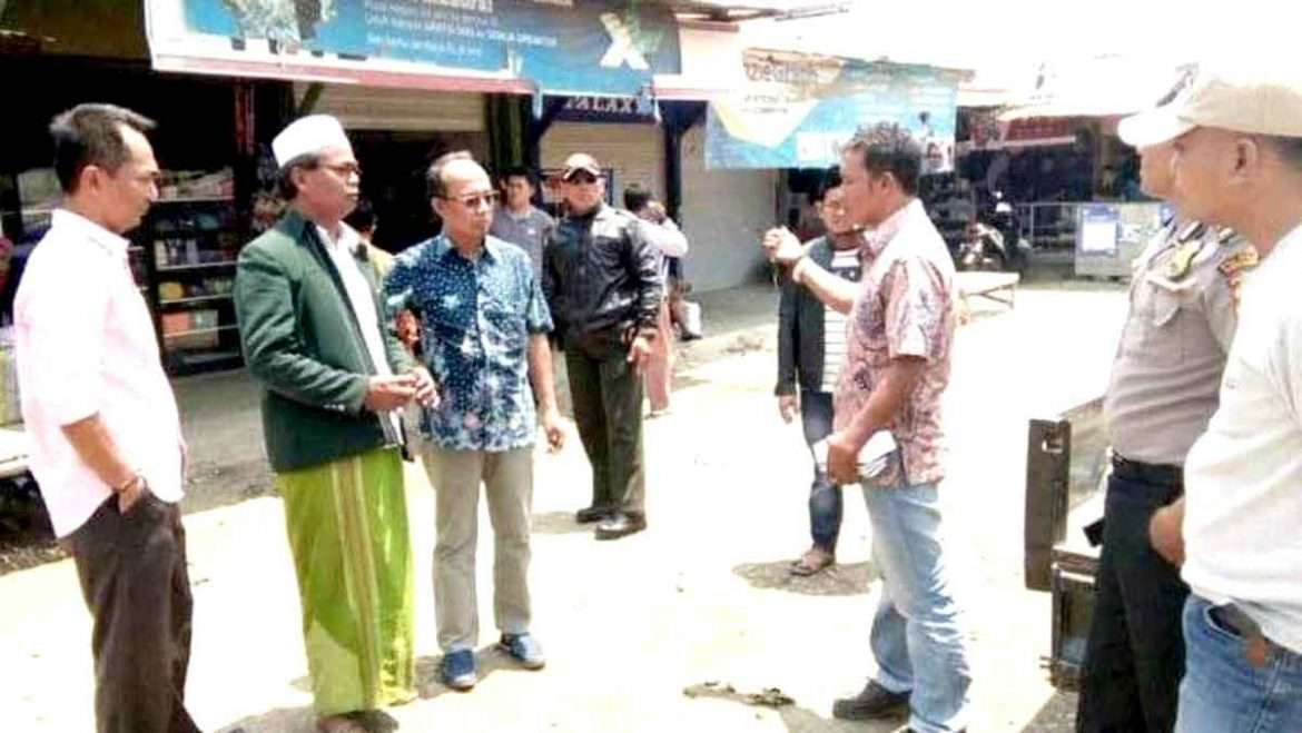 Kepala Desa Palengaan Laok Bersama Disperindag Pamekasan Tinjau Pasar Palengaan
