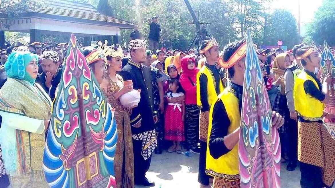 Pagelaran Tradisi Kawin Cai Pemerintah Kabupaten Kuningan
