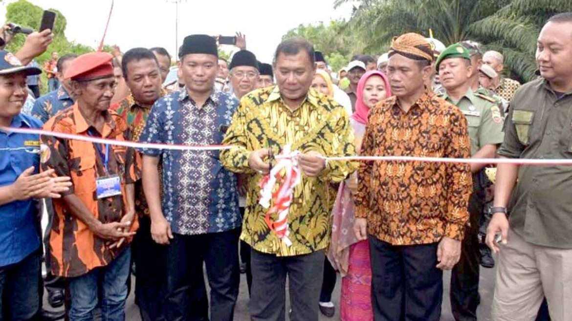 Resmikan Gapura Perbatasan, Ashari Tambunan : Marilah Kita Berlomba-Lomba Berikan Terbaik Bagi Kemajuan Deli Serdang