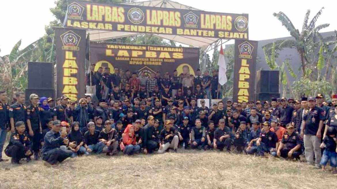 Santunan dan Pertunjukan Tradisional Debus Isi Deklarasi LAPBAS PAC Cisauk