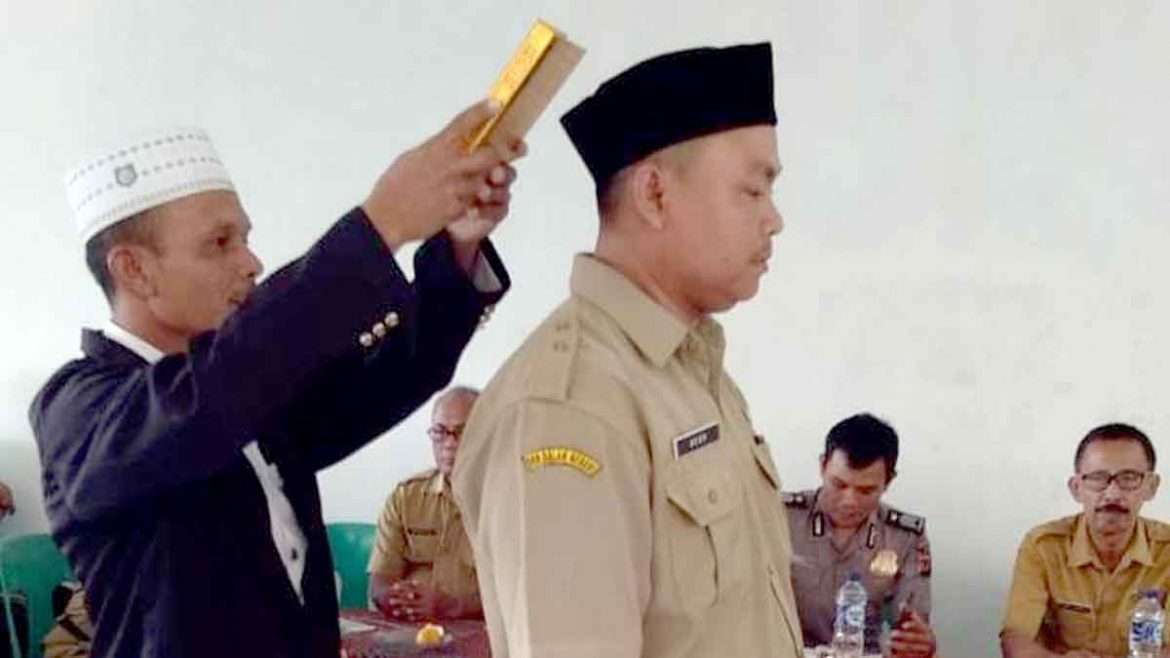 Acep Dilantik Jadi Pjs Kepala Desa Buanajaya