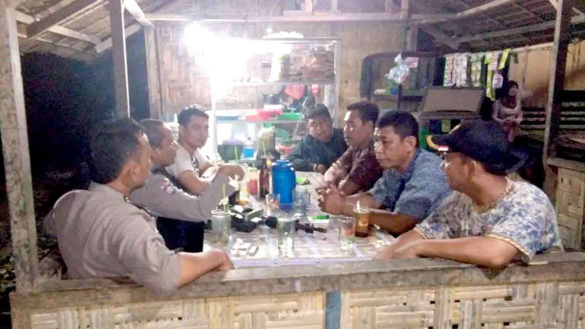 Bhabinkamtibmas Desa Lama Minta Warga Untuk Aktifkan Siskamling