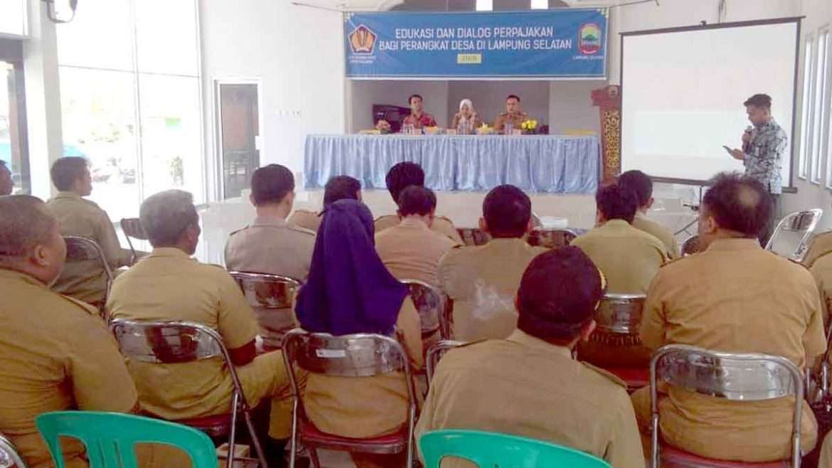 Camat Palas Tegaskan Sekdes dan Bendahara Desa agar segera menyetorkan pajak Tepat Waktu