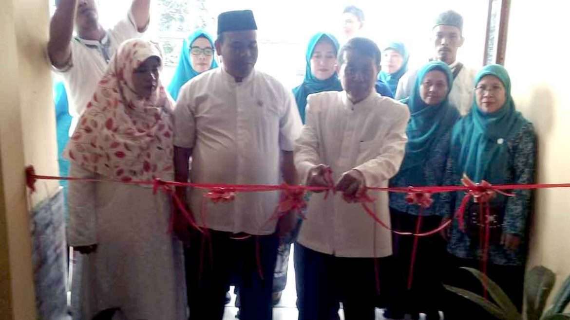 Camat Parungkuda Resmikan Gedung Kelembagaan Desa Pondokaso Landeuh