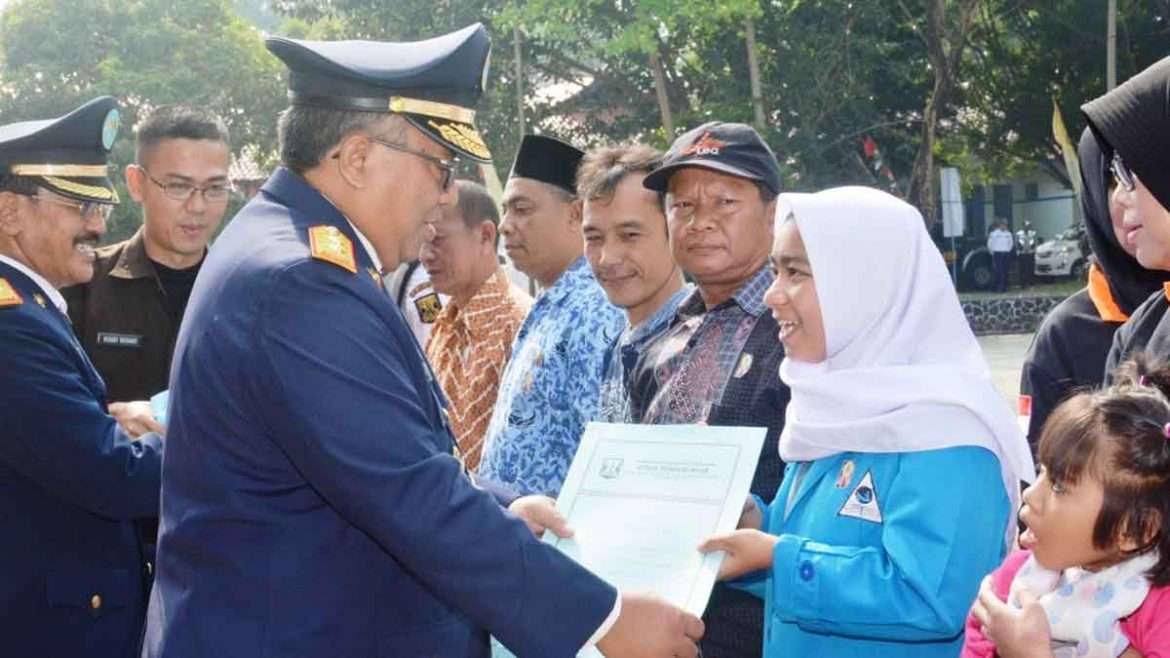 Harhubnas Tingkat Kabupaten Sukabumi, Bupti Berikan Penghargaan Bagi Pegawai Teladan