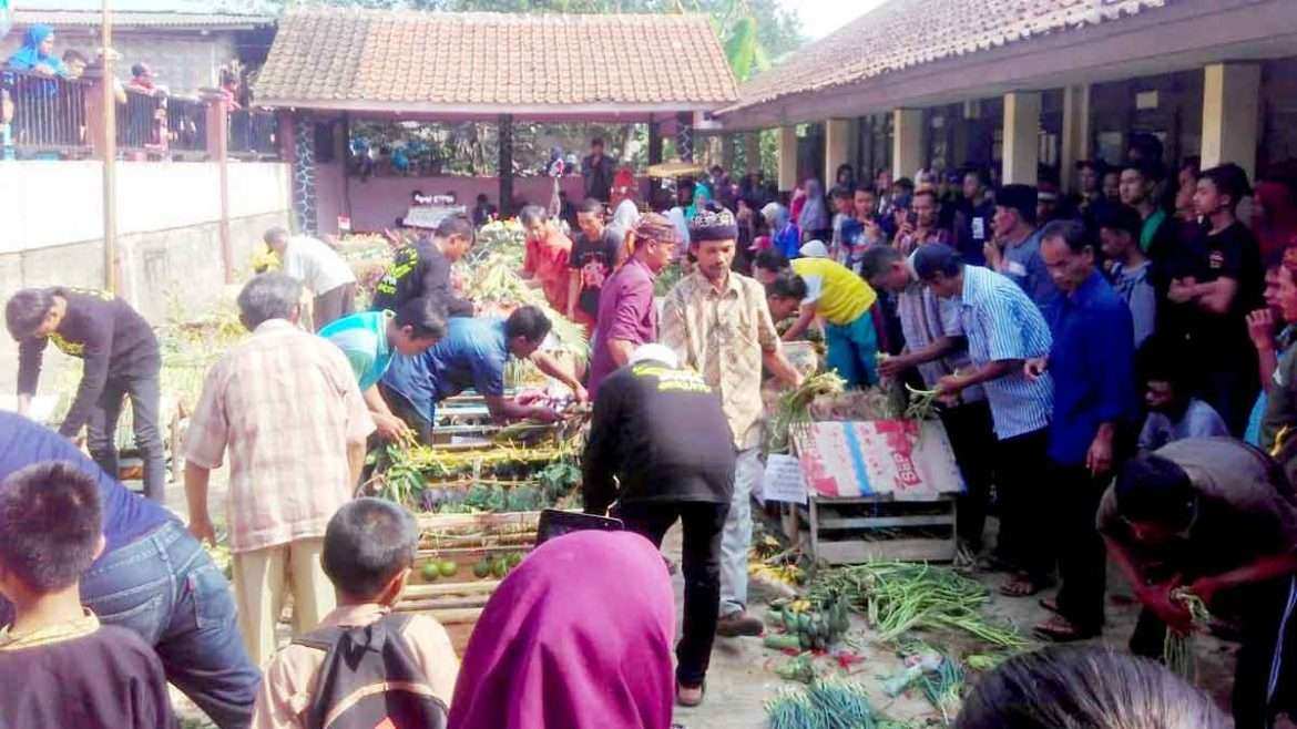 Kedusunan Ciseupan Kalapanunggal Gelar Seren Tahun Paguyuban Adat