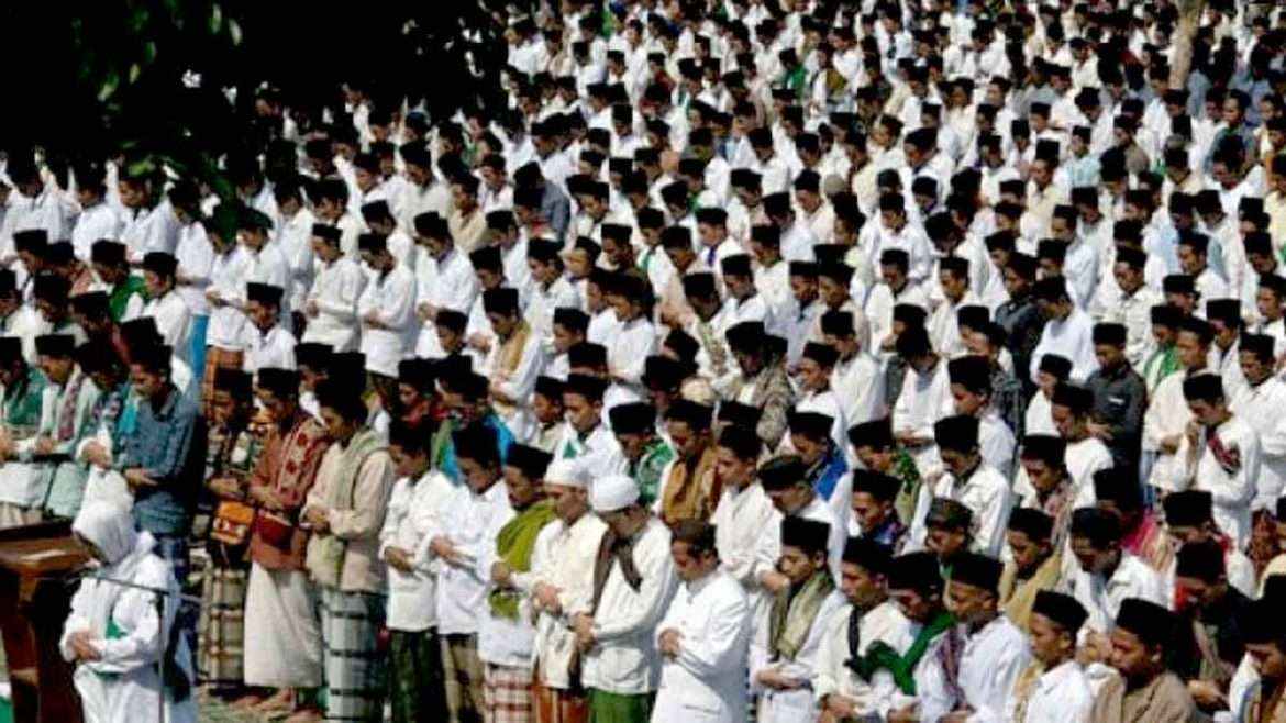 Kemarau Panjang, Ribuan Santri Bata-Bata Gelar Sholat Istisqa