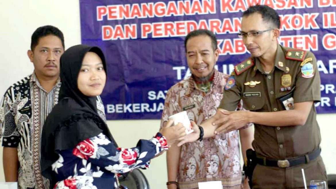 Satpol PP Garut Minta Masyarakat Waspadai Maraknya Rokok Ilegal