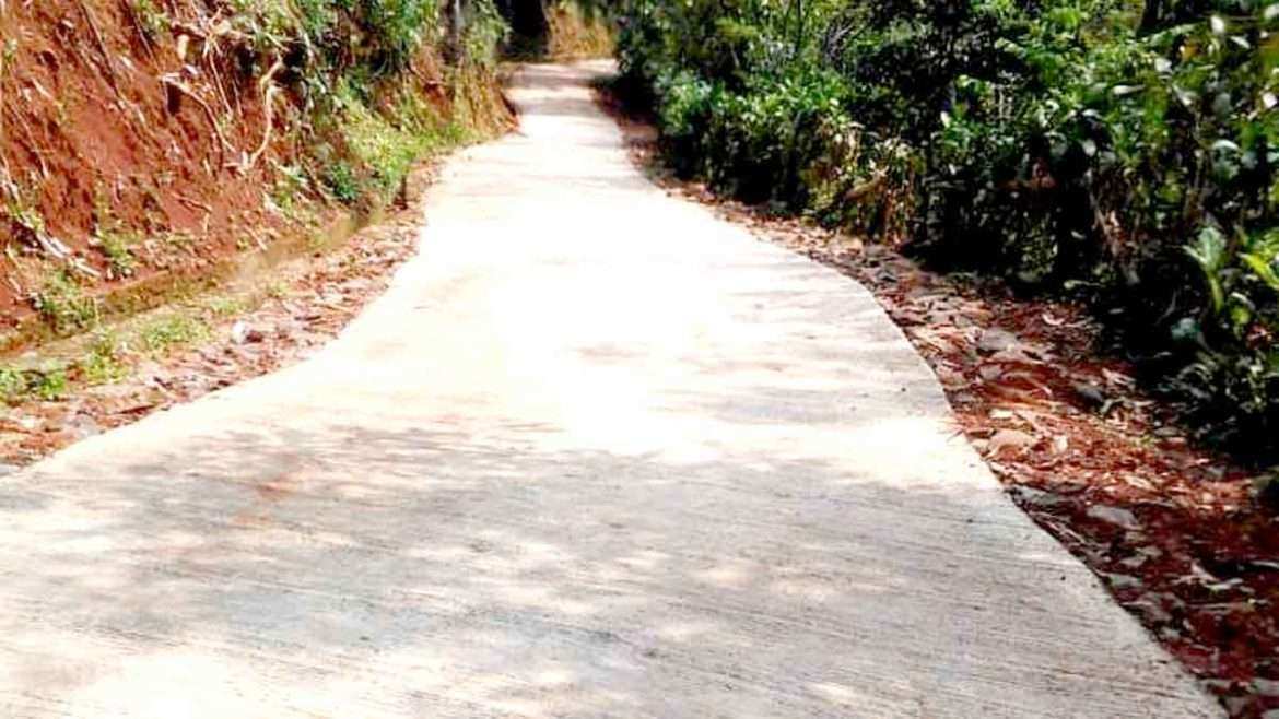 Banprov Jabar Sulap Jalan Desa di Kampung Satus