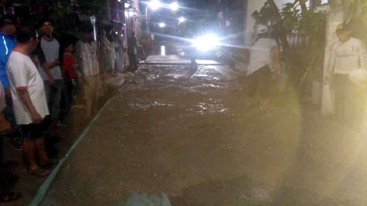 Betonisasi di Perum Dasana Indah Bonang Diduga Kurangi Volume