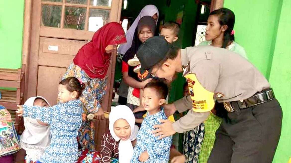 Bhabinkamtibmas Polsek Kunduran Himbau Warga Jangan Mudah Percaya Isu Hoax