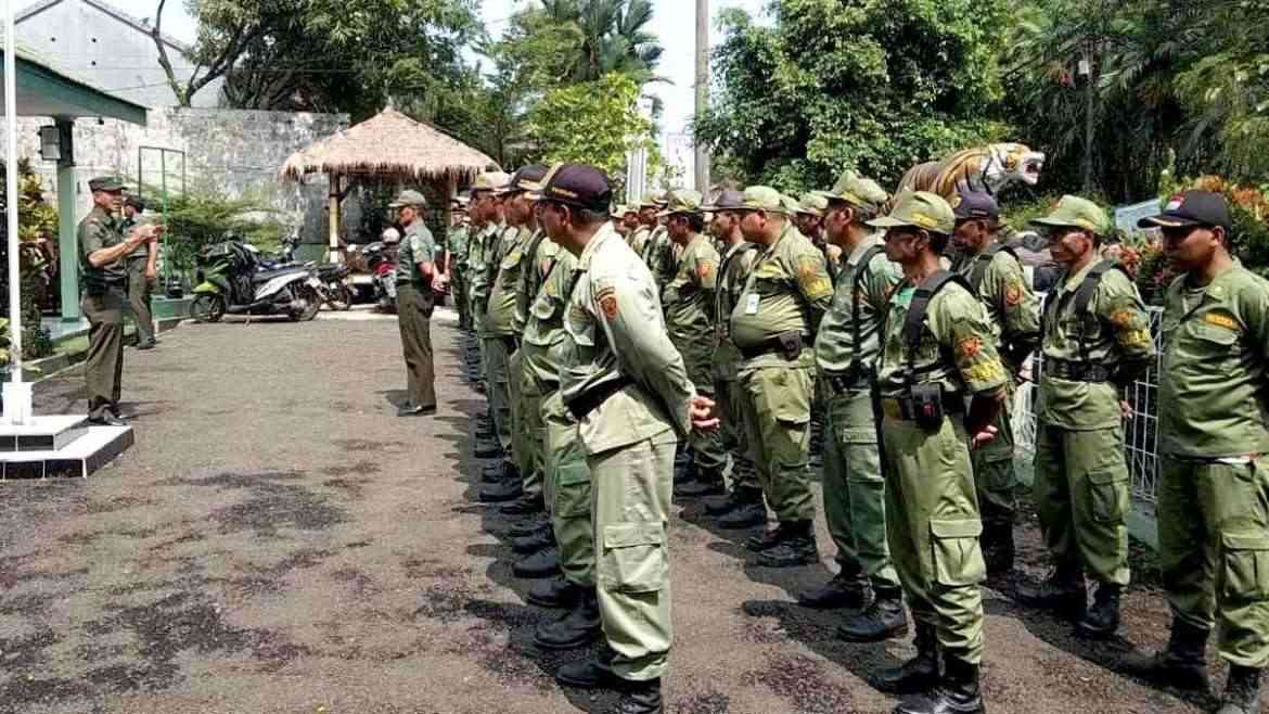 Koramil 2120/Ciomas Latih Puluhan Anggota Linmas Mitigasi Penanggulangan Bencana