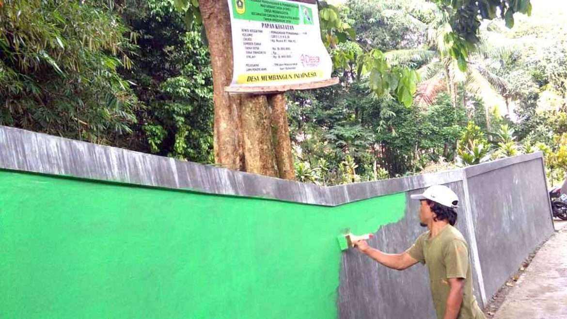 Pemagaran Makam Gunakan Dana Desa Muara Jaya 2018