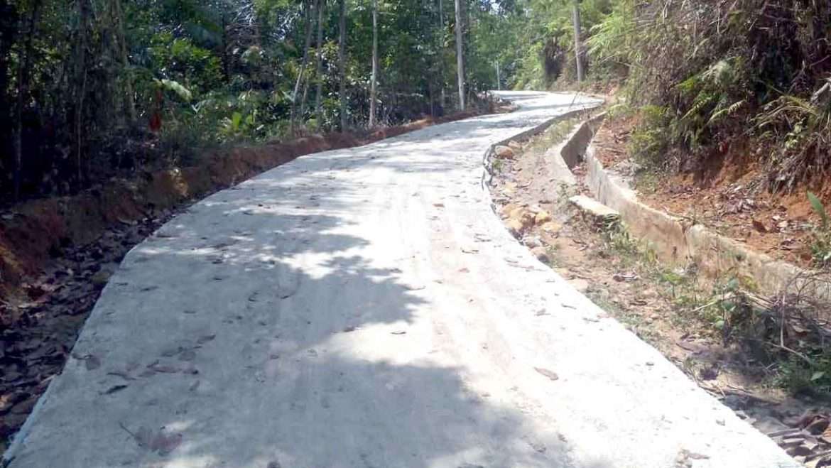 Pemdes Girimukti Maksimalkan Anggaran Dana Desa, Bangun Jaling dan Rabat Beton