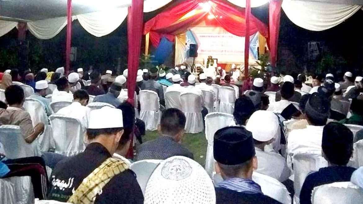 Peringatan Maulid Nabi di Kampung Sukamantri, Habib Bagir Al-Habsy Ajak Warga Sholawat