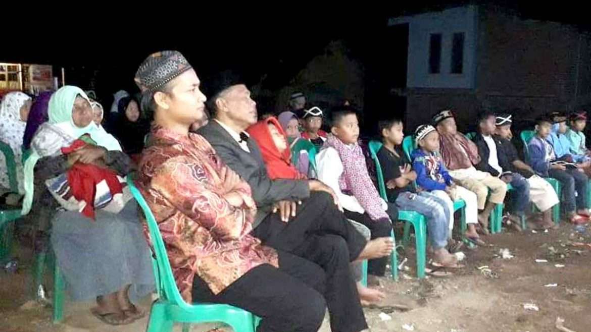 Shalawatan serta Ceramah isi Peringatan Maulid Nabi Muhammad SAW di Kampung Cibungur