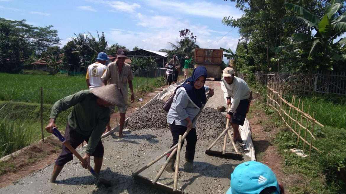 Pemdes Sukajadi Realisasikan Dana Desa Tahap III