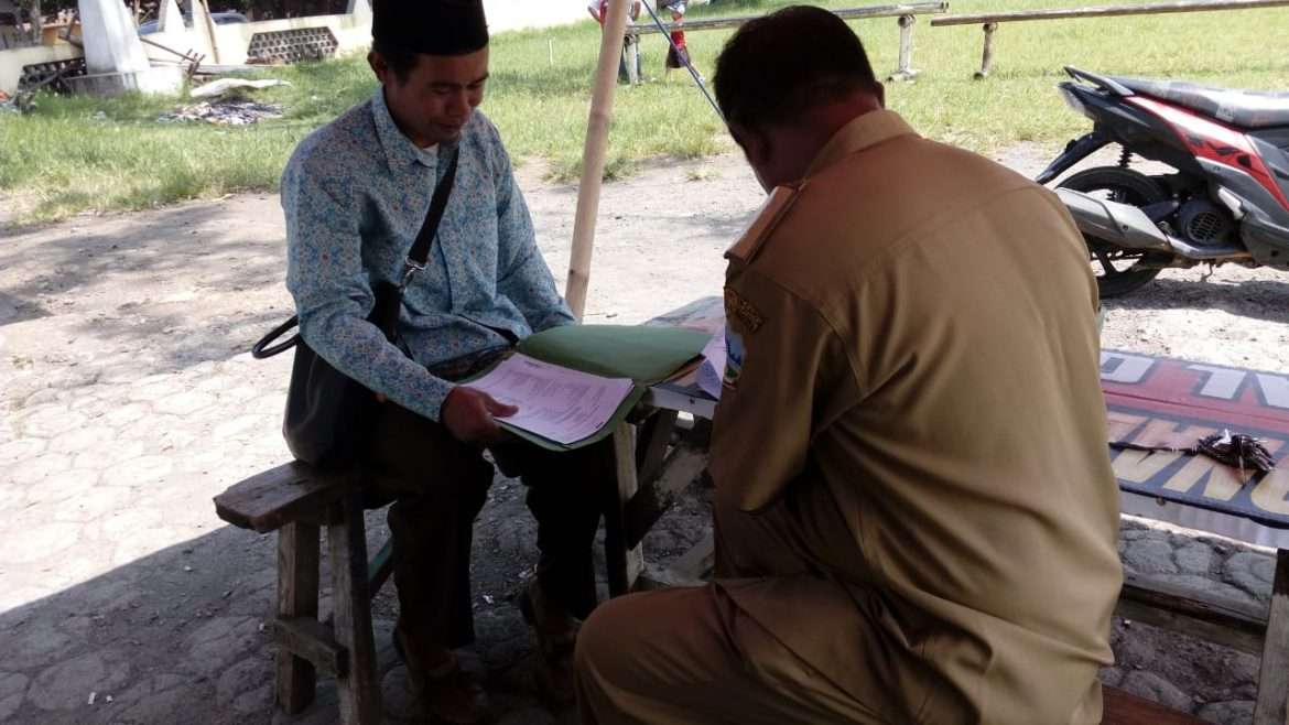 Kades Hegarmanah Layani Warganya Tanpa Mengenal Batas