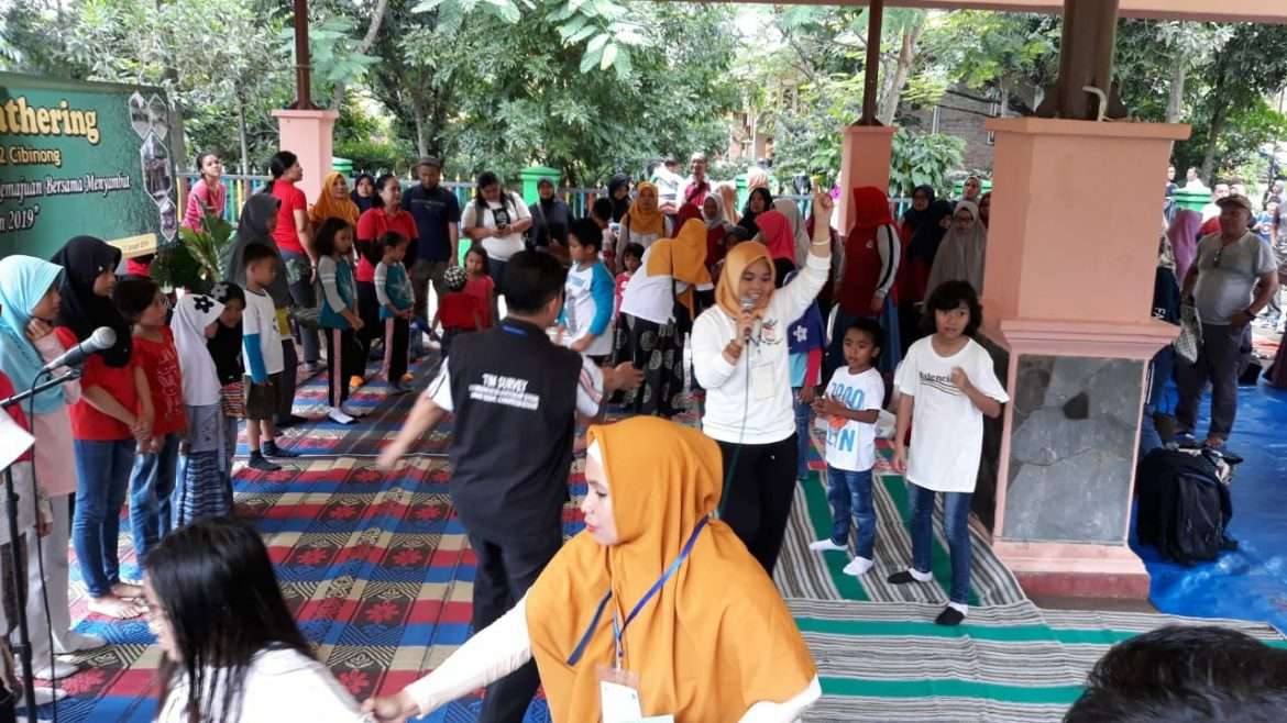 Family Gathering RW 12 Tabur Penghargaan