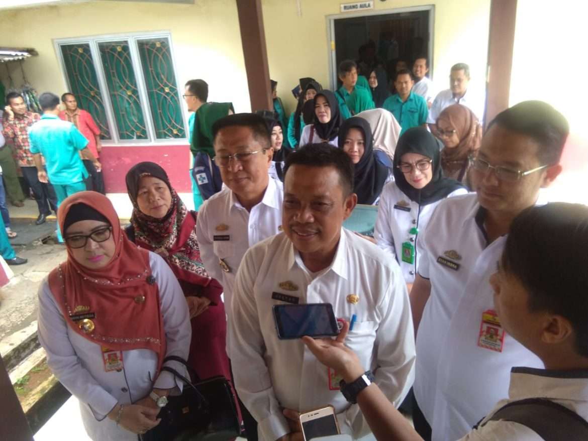 Direktur RSU Riyachudu Lampung Utara Gelar Aksi Damai Dengan Awak Media Dan Tenaga Kerja Honorer