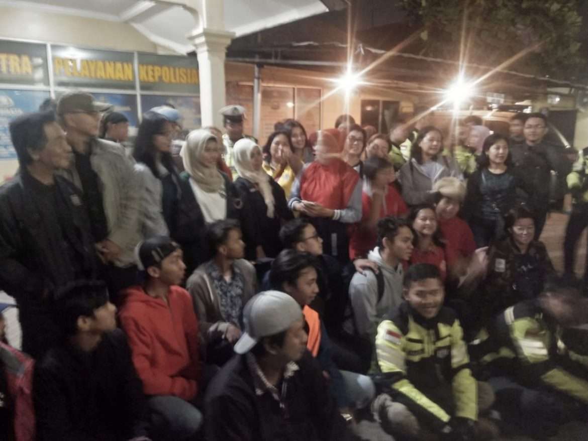 Relawan Bersama Polsek Tigaraksa Peduli Tsunami Lampung