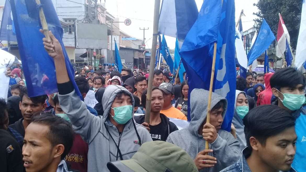 Pemkab Sukabumi Cuek, Ratusan Buruh Berjuang Tak Lelah Berunjuk Rasa Tuntut Upah Agar Segera Dibayar
