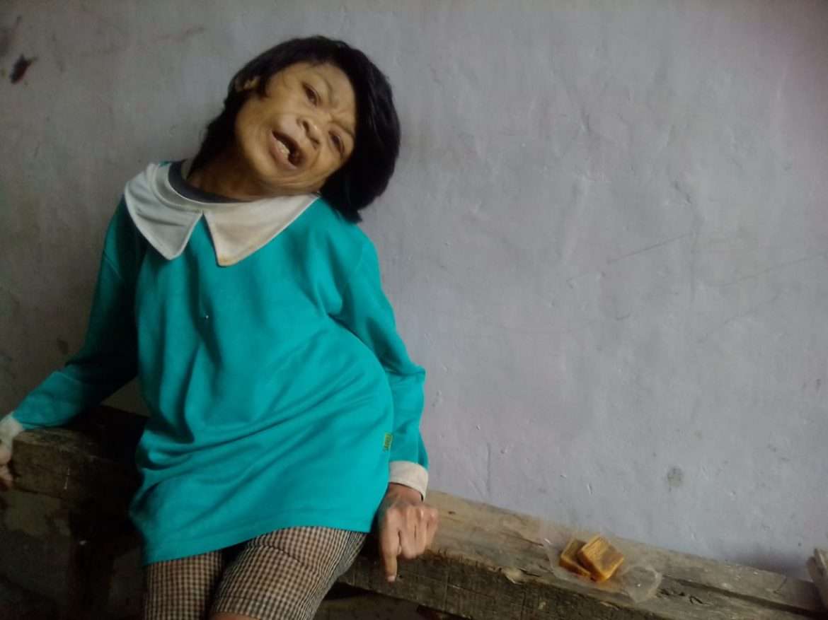 Mamah Minah Hidup Hanya Sendiri, Biaya Kebutuhan Sekedar Dari Uluran Tetangga