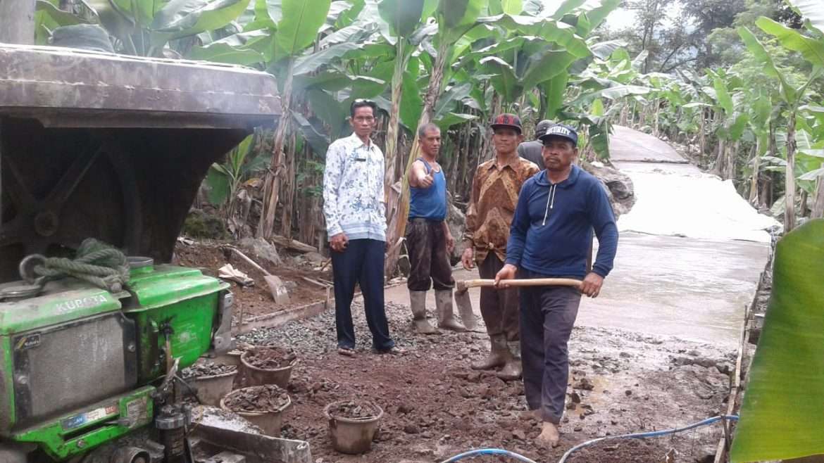 Pemdes Cibadak Alokasikan Dana Desa Untuk Pembangunan Kampung Ciparingga