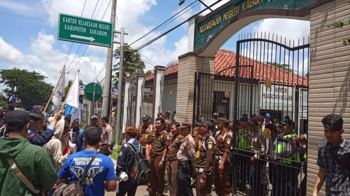Kejari Cibadak Didesak Tuntaskan Kasus Korupsi BPNT