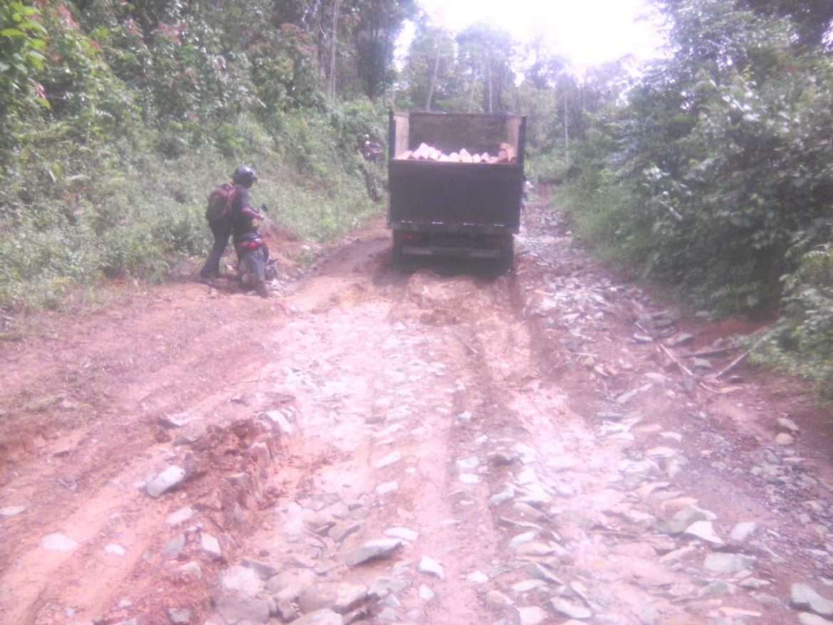 Miris Jalan Kecamatan Panggarangan Penghubung 4 Desa Rusak Parah