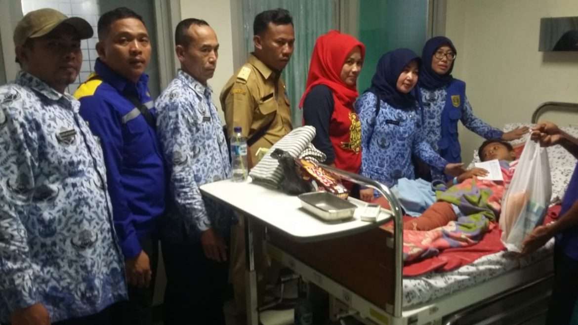 Korban Ledakan Granat Mendapat Kunjungan Dari Tim Dinas Sosial