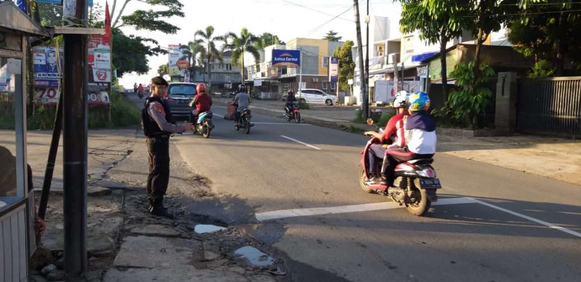 Ditsamapta Polda Banten Laksanakan Giat pengaturan Lalu Lintas di Pusat Keramaian