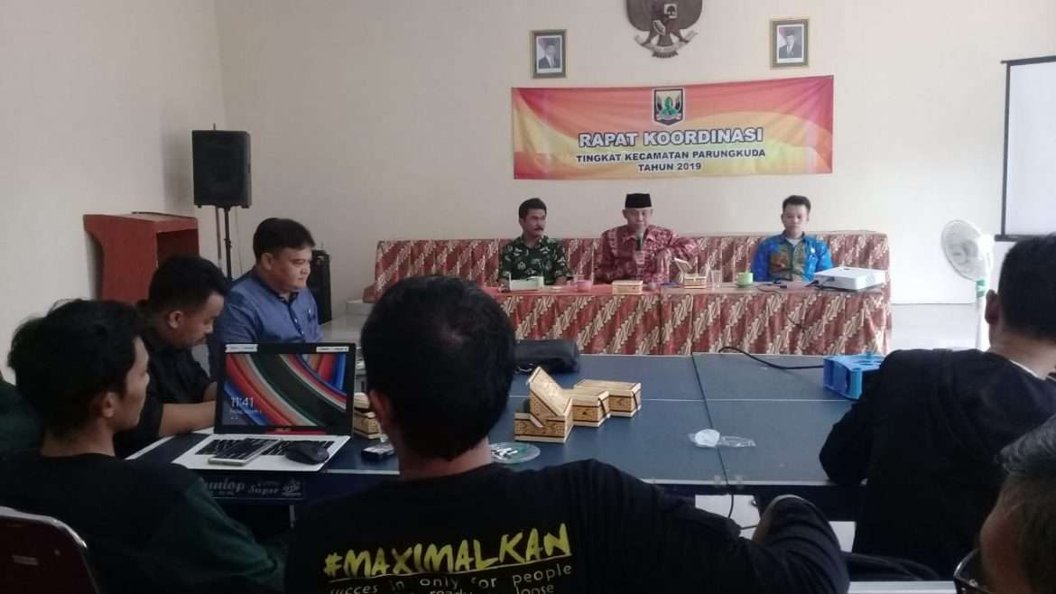 DPMD Kabupaten Sukabumi Berikan Pembinaan Terhadap Perangkat Desa