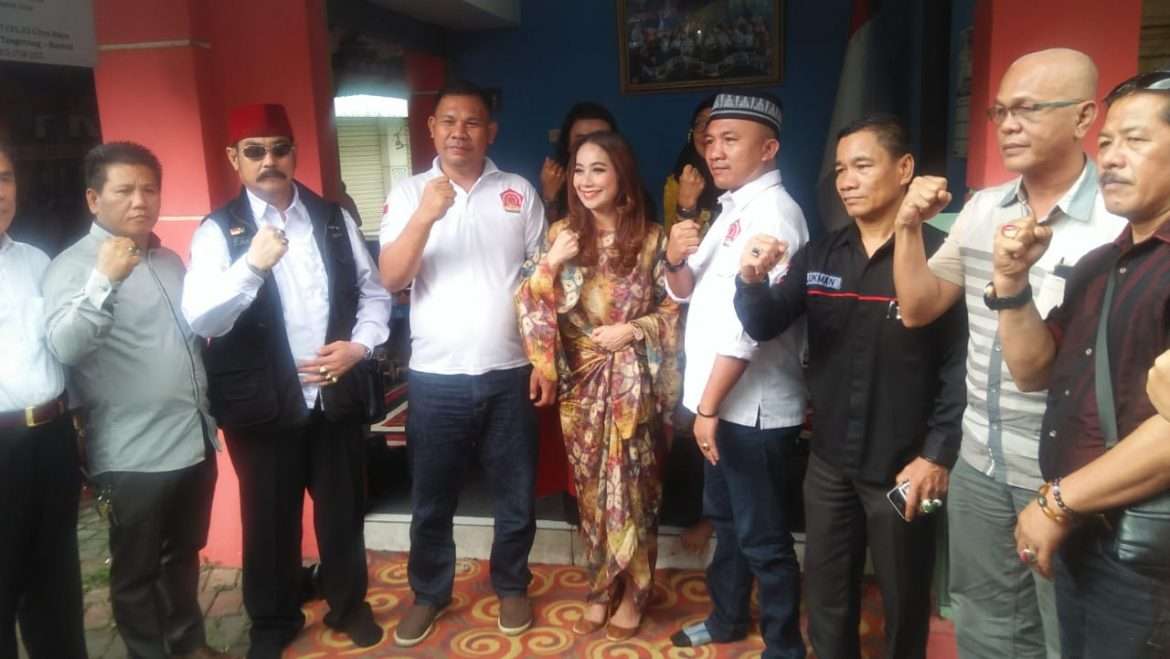 Sekretariat Komunitas FKBSS Kedatangan Aktris Kondang Irene Librawati